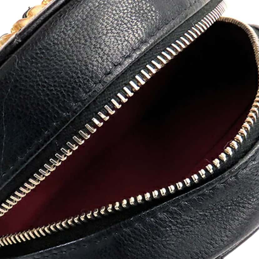 Chanel Quilted Lambskin 19 Round Clutch with Strap Black Leather Good condition - Inside View