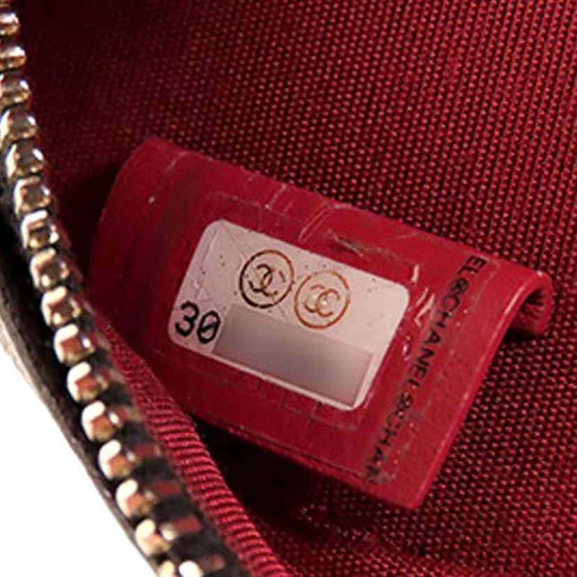 Chanel Quilted Lambskin 19 Round Clutch with Strap Black Leather Good condition - Box View