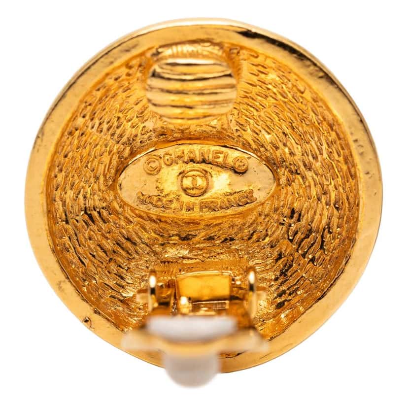 Chanel Gold Plated CC Quilted Round Clip On Earrings Gold Metal Good condition - Inside View