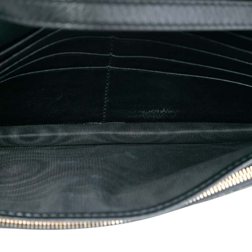 Gucci Microguccissima Wallet on Strap Black Leather Good condition - Model View