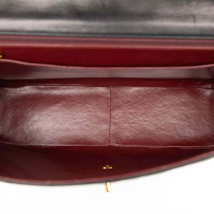 Chanel Maxi XL Classic Lambskin Single Flap Black Leather Good condition - Model View