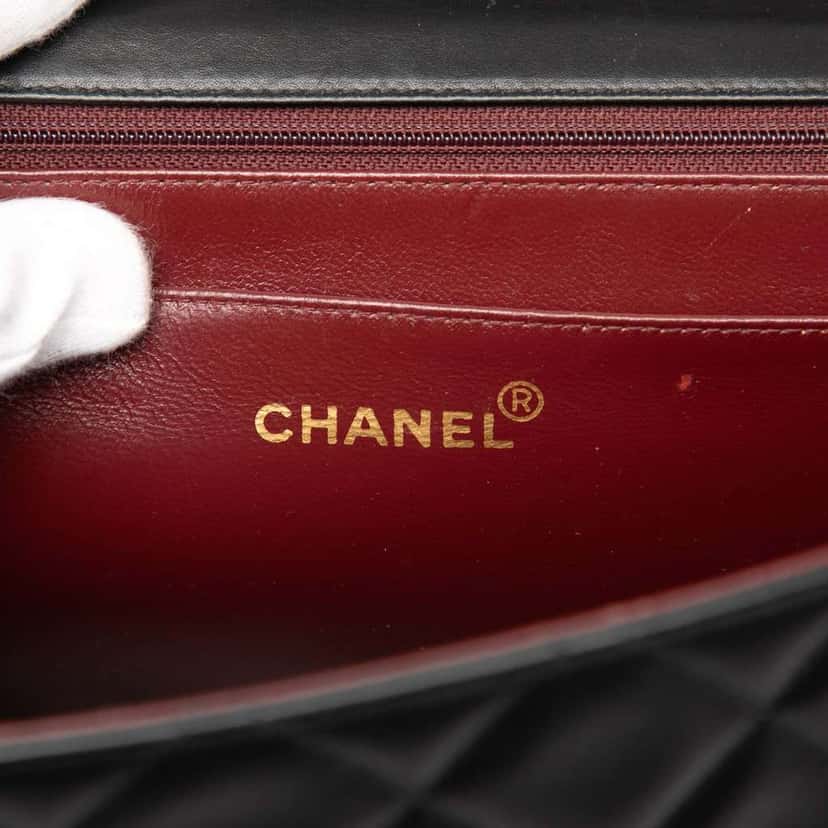 Chanel Maxi XL Classic Lambskin Single Flap Black Leather Good condition - Box View