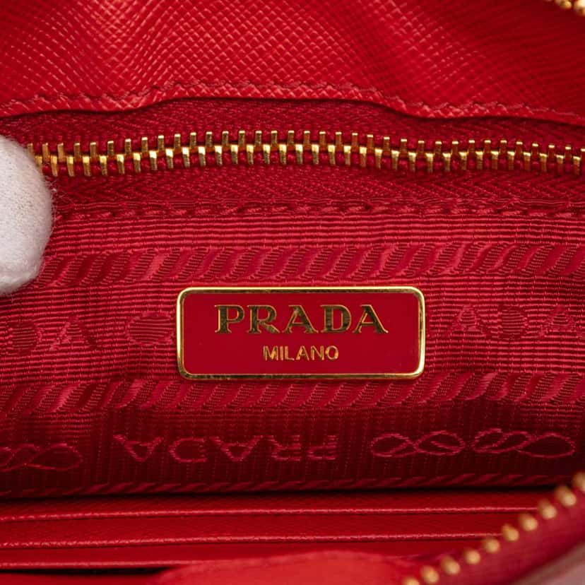 Prada Saffiano Shoulder Bag Red Leather Good condition - Box View