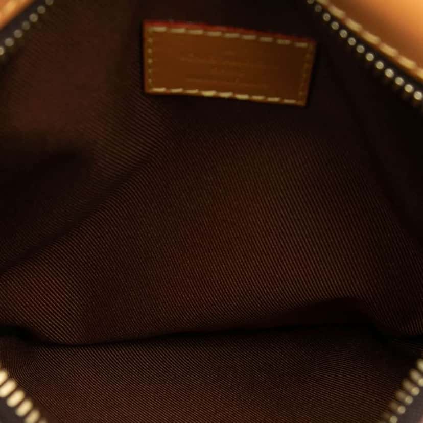 Louis Vuitton Monogram Saumur Messenger PM Brown Very good condition - Model View