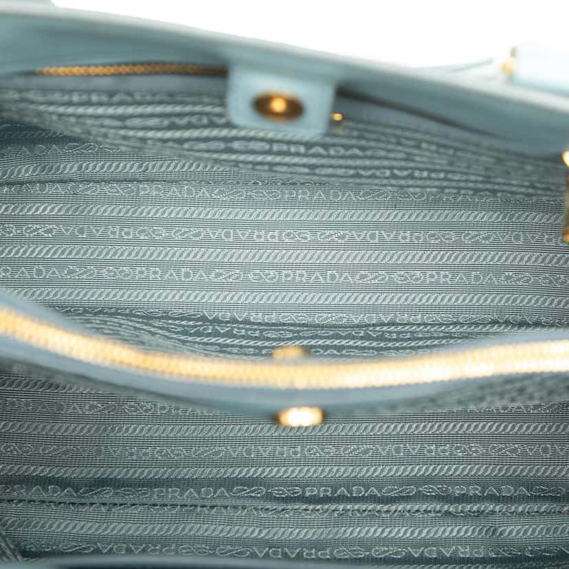 Prada Medium Saffiano Lux Galleria Satchel Blue Leather Very good condition - Model View