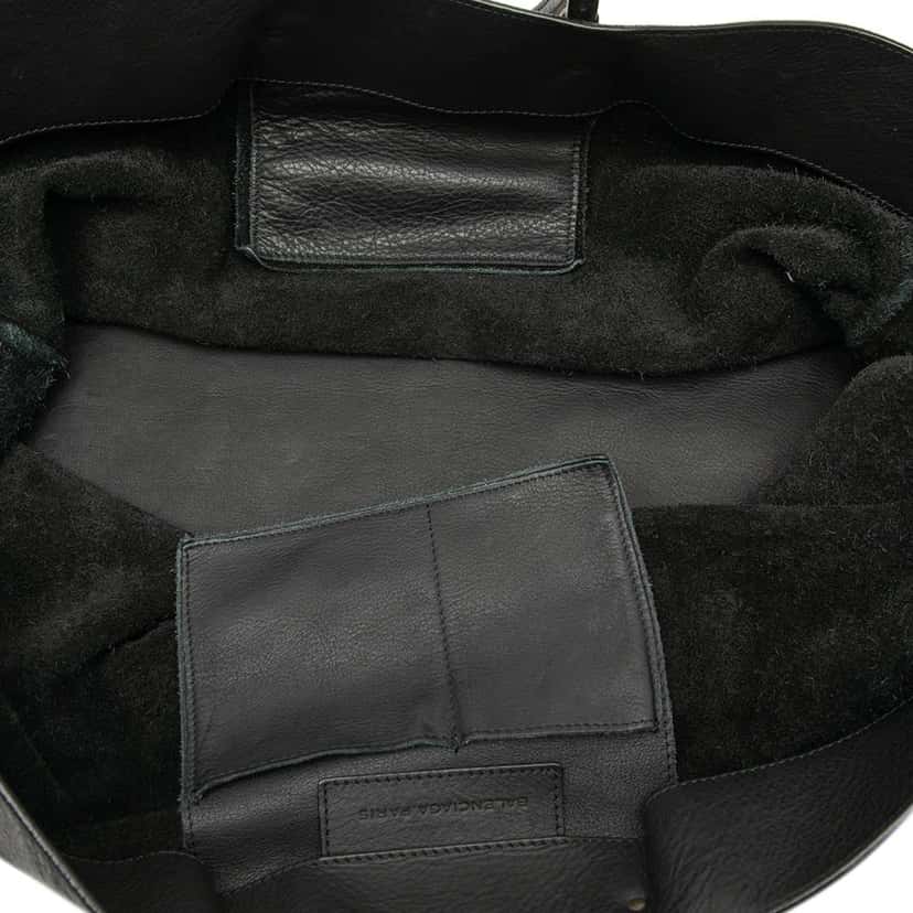 Balenciaga Leather Papier A4 Zip Around Tote Black Leather Good condition - Model View