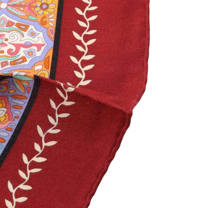 Hermès Aux Portes du Palais Cashmere Silk Shawl 140 Red Wool Good condition - Inside View