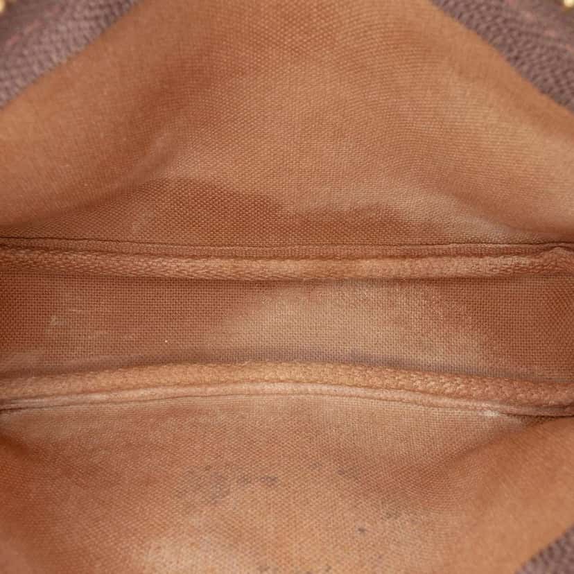 Louis Vuitton Monogram Mini Pochette Accessoires Brown Good condition - Model View
