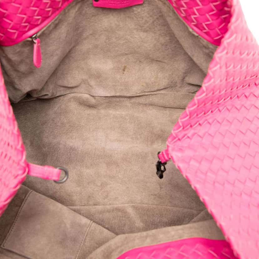 Bottega Veneta Large Nappa Intrecciato Cesta Tote Pink Leather Good condition - Model View