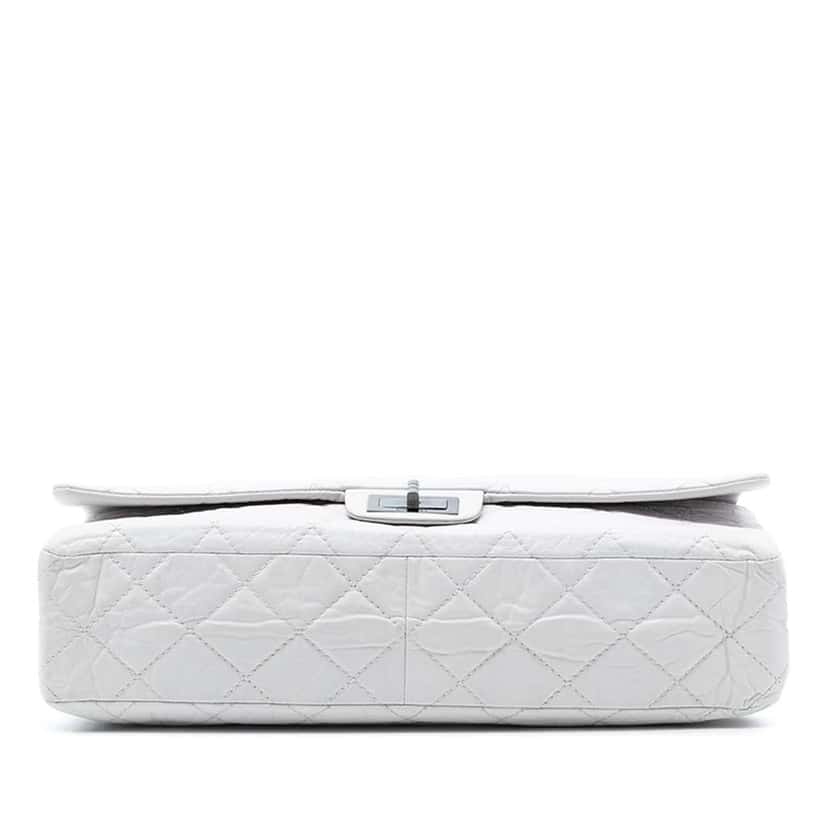 Chanel Maxi Quilted Aged Calfskin Reissue 2.55 Single Flap White Leather Good condition - Inside View