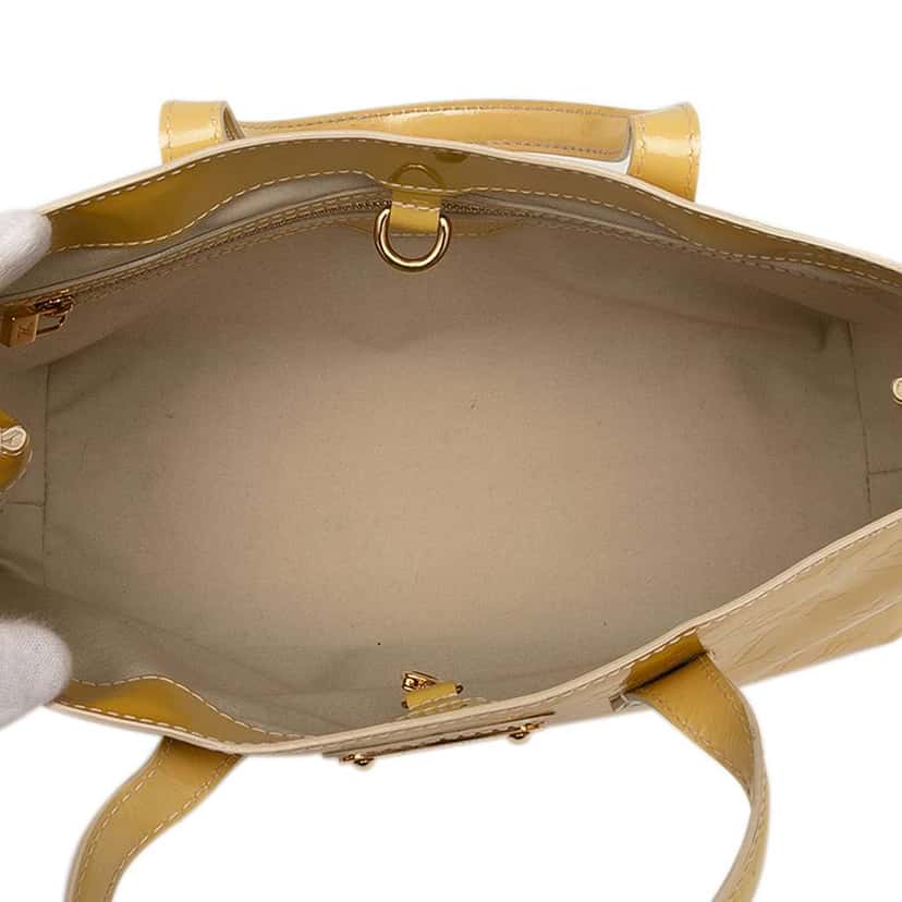 Louis Vuitton Monogram Vernis Wilshire PM Yellow Leather Good condition - Model View
