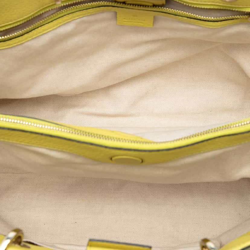 Gucci Large Calfskin Bamboo Shopper Satchel Yellow Leather Good condition - Model View