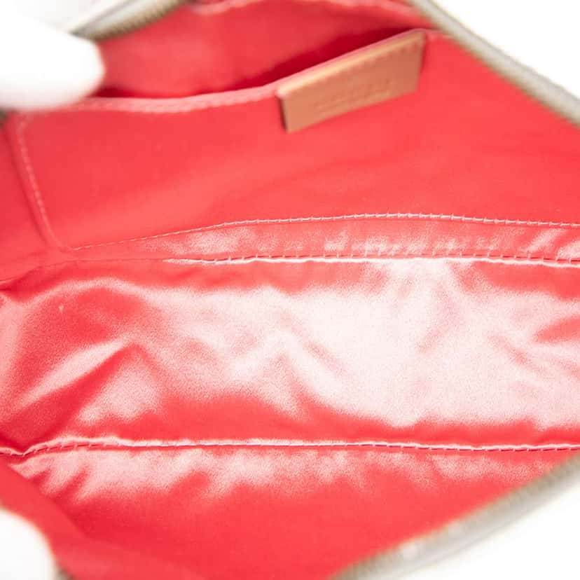 Gucci Small GG Marmont Pearl Studded Matelasse Leather Aria Crossbody Silver Leather Very good condition - Model View