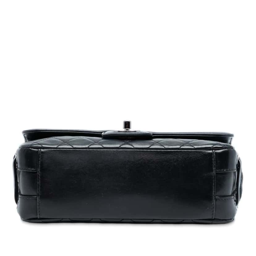 Chanel Small Quilted Lambskin Mademoiselle Chic Flap Black Leather Good condition - Inside View