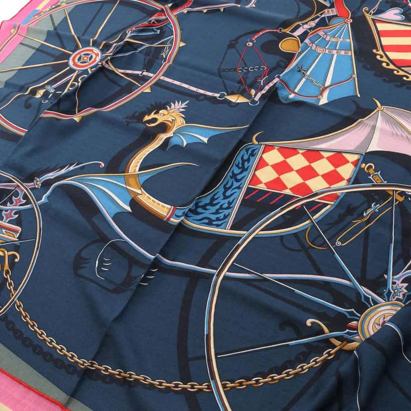 Hermès Voitures En Equilibre Cashmere Silk Shawl 140 Blue Wool Very good condition - Model View
