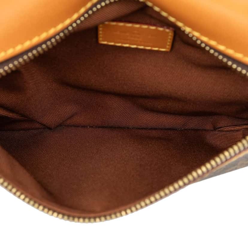 Louis Vuitton Monogram Saumur Messenger PM Brown Very good condition - Model View