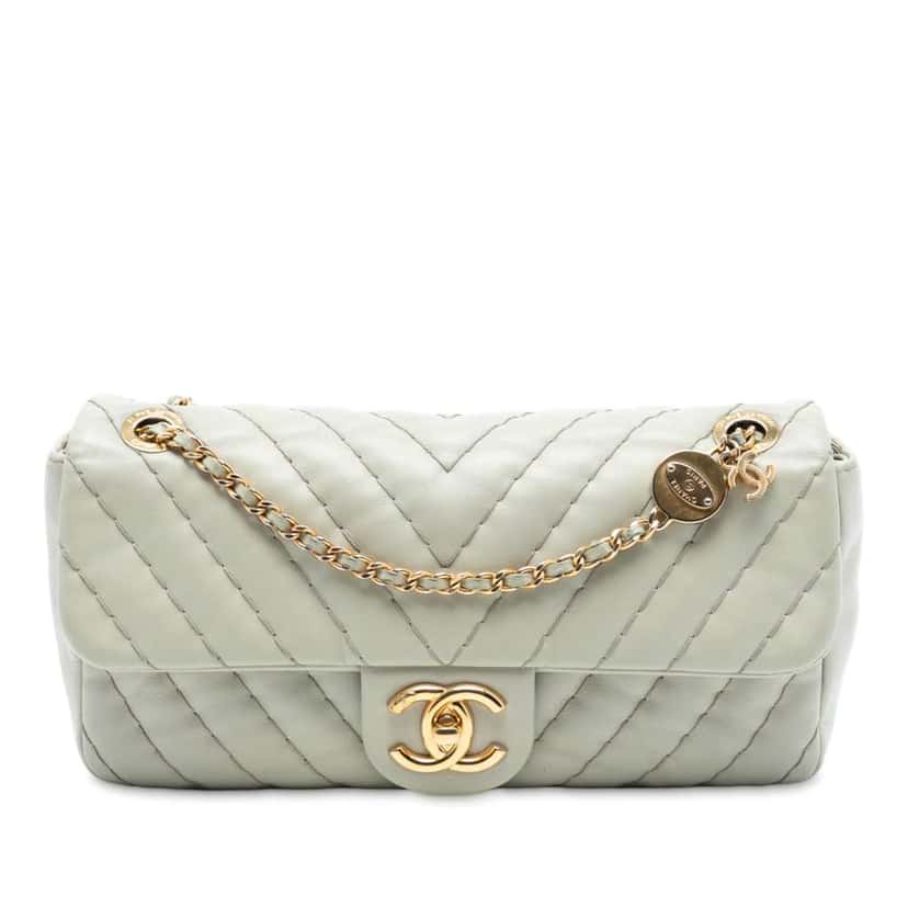 Chanel Medium Double Stitch Chevron Lambskin Single Flap Green Leather Good condition - Front View