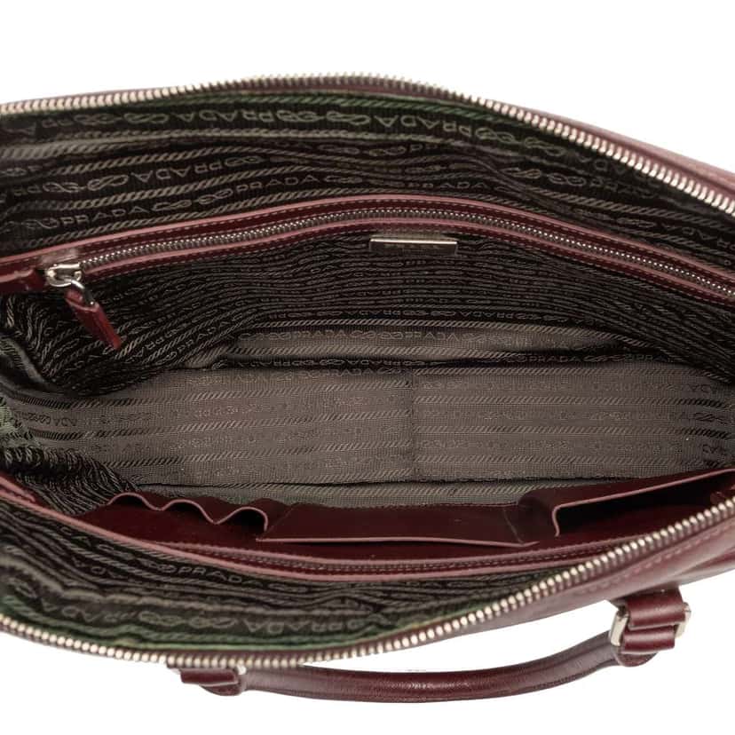 Prada Saffiano Business Bag Red Leather Good condition - Model View
