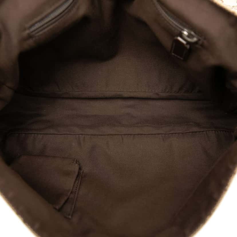Gucci GG Canvas Messenger Bag Brown Canvas Good condition - Model View