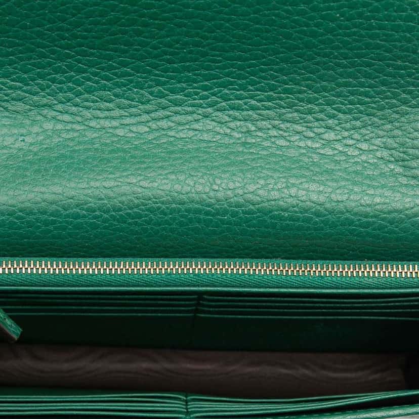 Gucci Interlocking G Dollar Calfskin Wallet on Chain Green Leather Very good condition - Model View