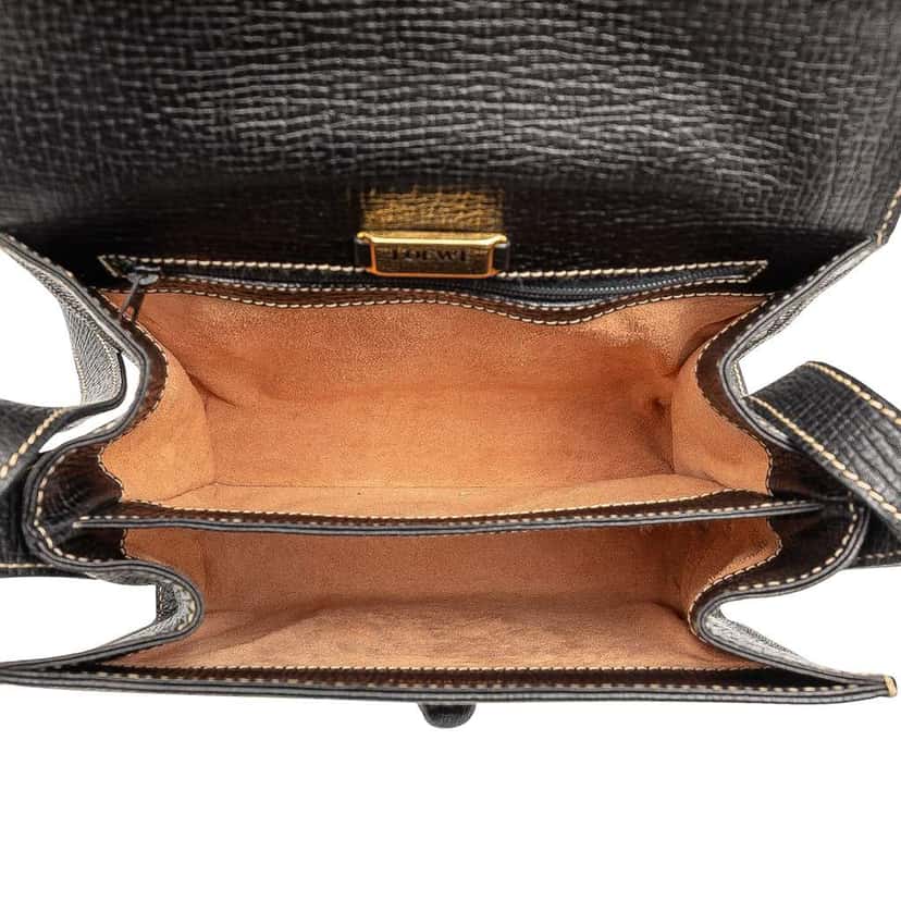 Loewe Leather Toggle Flap Crossbody Black Leather Good condition - Model View