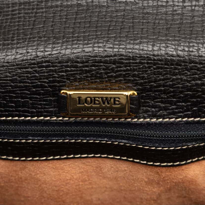 Loewe Leather Toggle Flap Crossbody Black Leather Good condition - Box View