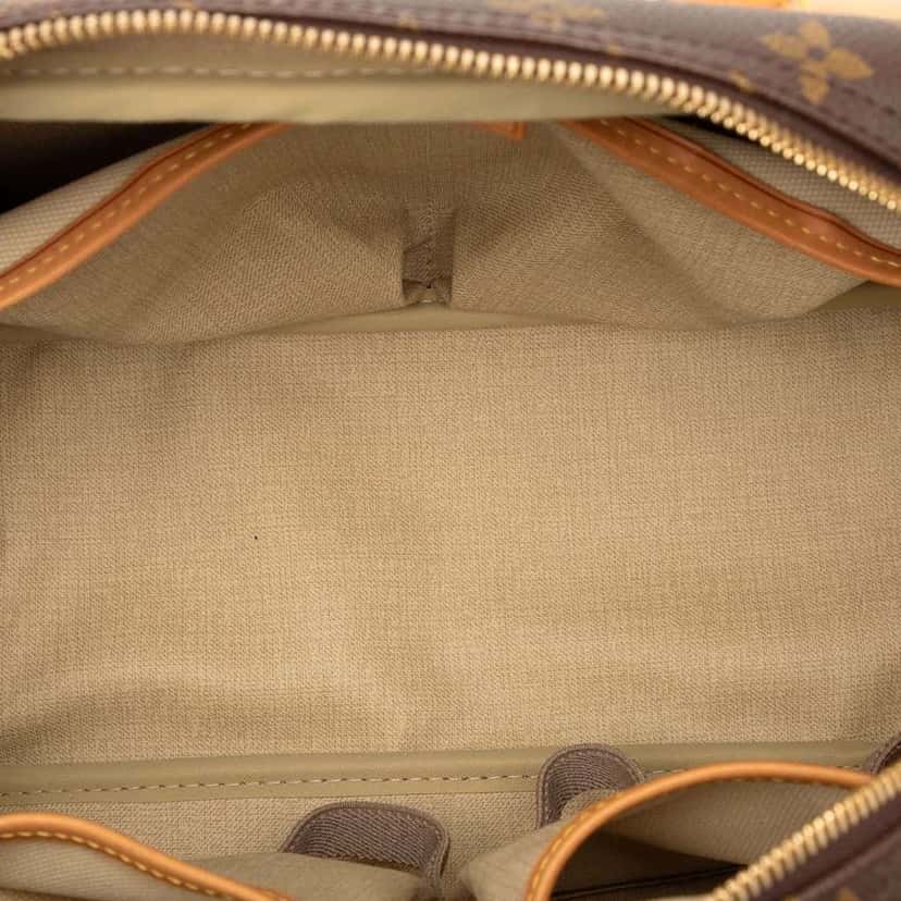 Louis Vuitton Monogram Deauville Brown Good condition - Model View
