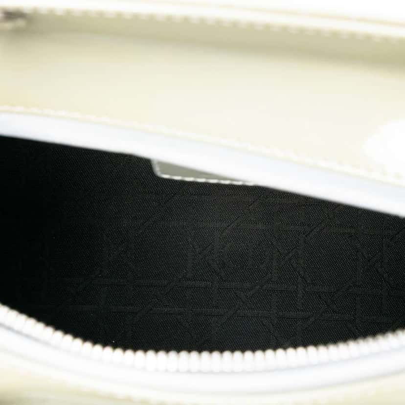 Dior Medium Patent Cannage Lady Dior Green Leather Good condition - Model View