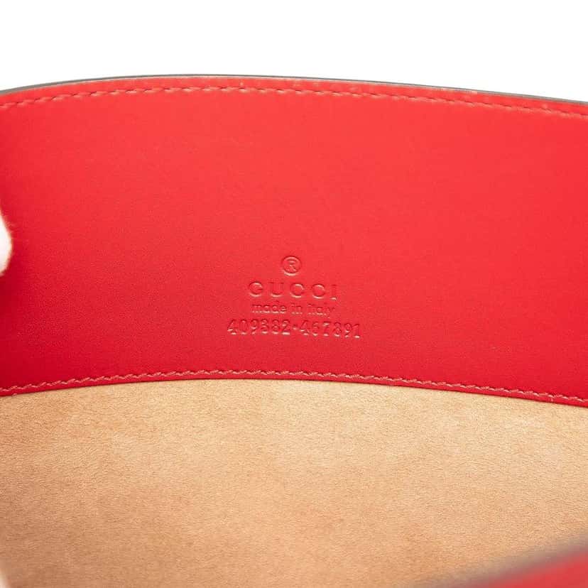 Gucci Embossed Leather Logo Clutch Red Leather Good condition - Box View