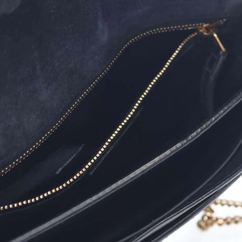 Saint Laurent Shiny Croc Embossed Calfskin Monogram Cassandra Clasp Bag Black Leather Good condition - Box View