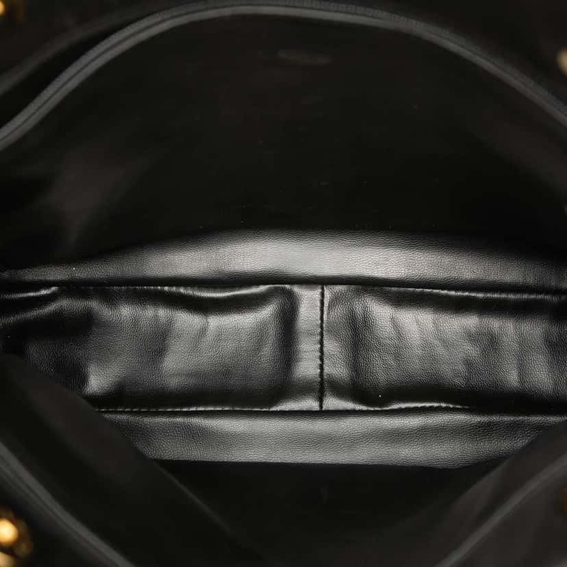 Chanel Quilted Caviar Chain Tote Black Leather Good condition - Model View