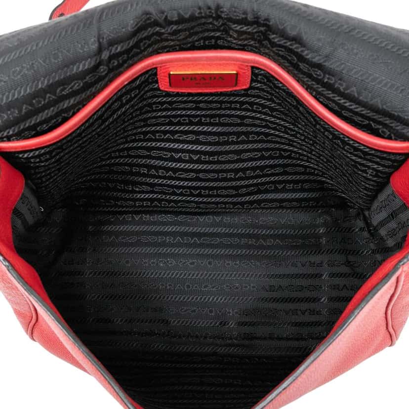 Prada Vitello Phenix Flap Crossbody Red Leather Very good condition - Model View