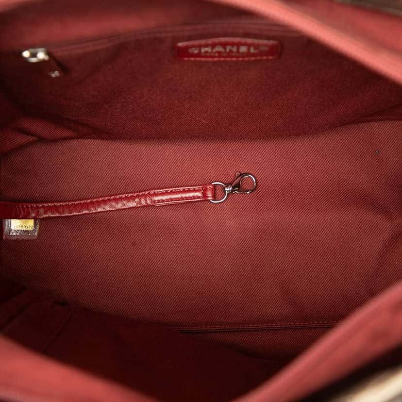 Chanel Large Aged Calfskin Cotton Club Tote Gold Leather Good condition - Model View