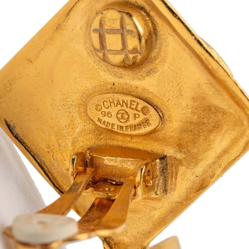 Chanel Gold Plated CC Rhombus Swing Clip On Earrings Gold Metal Good condition - Inside View