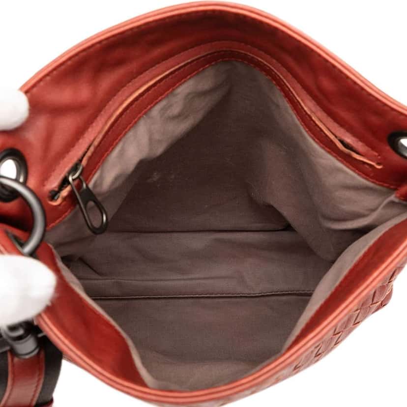 Bottega Veneta Leather Intrecciato Crossbody Brown Leather Very good condition - Model View