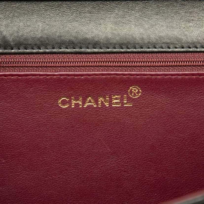 Chanel Medium CC Quilted Lambskin Single Flap Black Leather Good condition - Box View