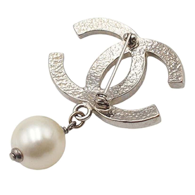 Chanel CC Gold Plated Faux Pearl Brooch Gold Metal Good condition - Back View
