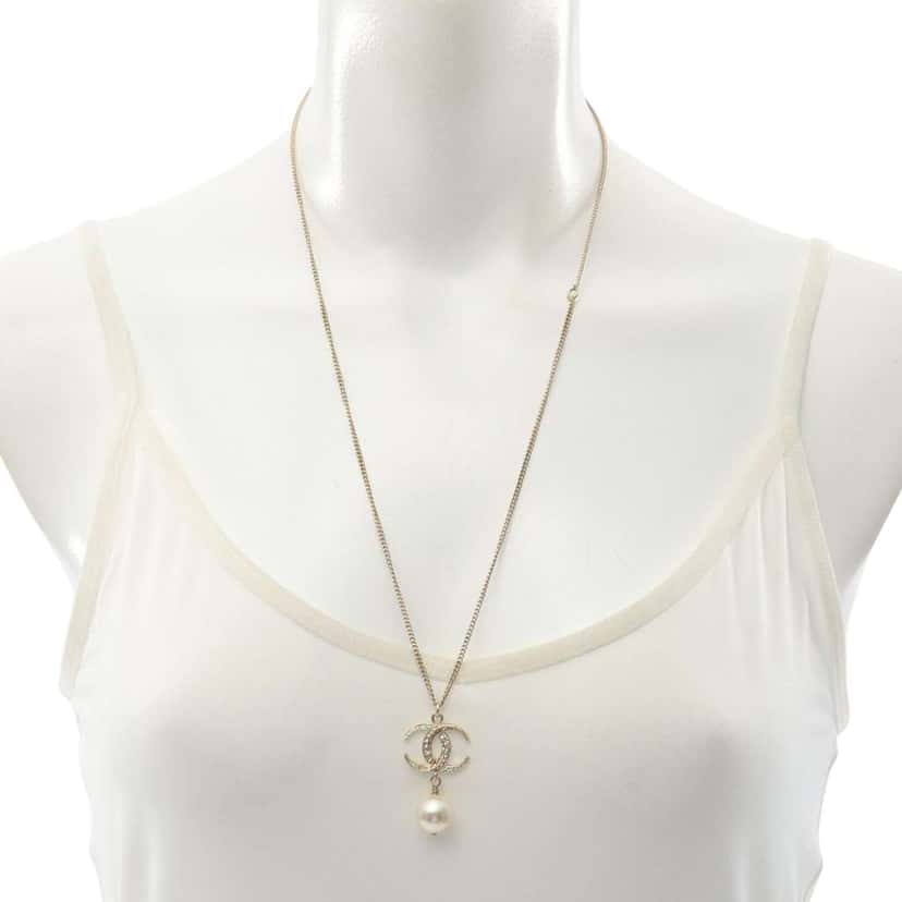 Chanel Gold Plated CC Rhinestone Faux Pearl Pendant Necklace Gold Metal Good condition - Box View