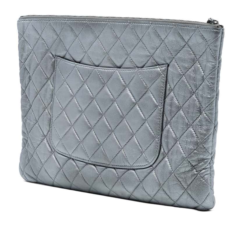 Chanel Large Quilted Metallic Lambskin O Case Clutch Silver Leather Good condition - Back View
