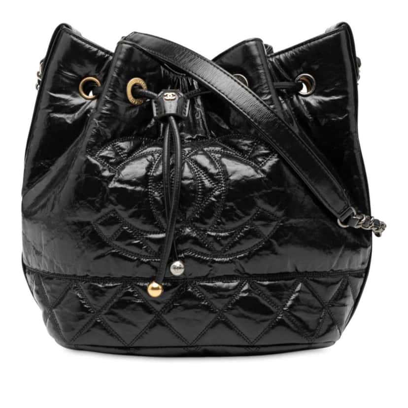 Chanel Shiny Aged Calfskin CC Chain Drawstring Bucket Bag Black Leather Very good condition - Front View