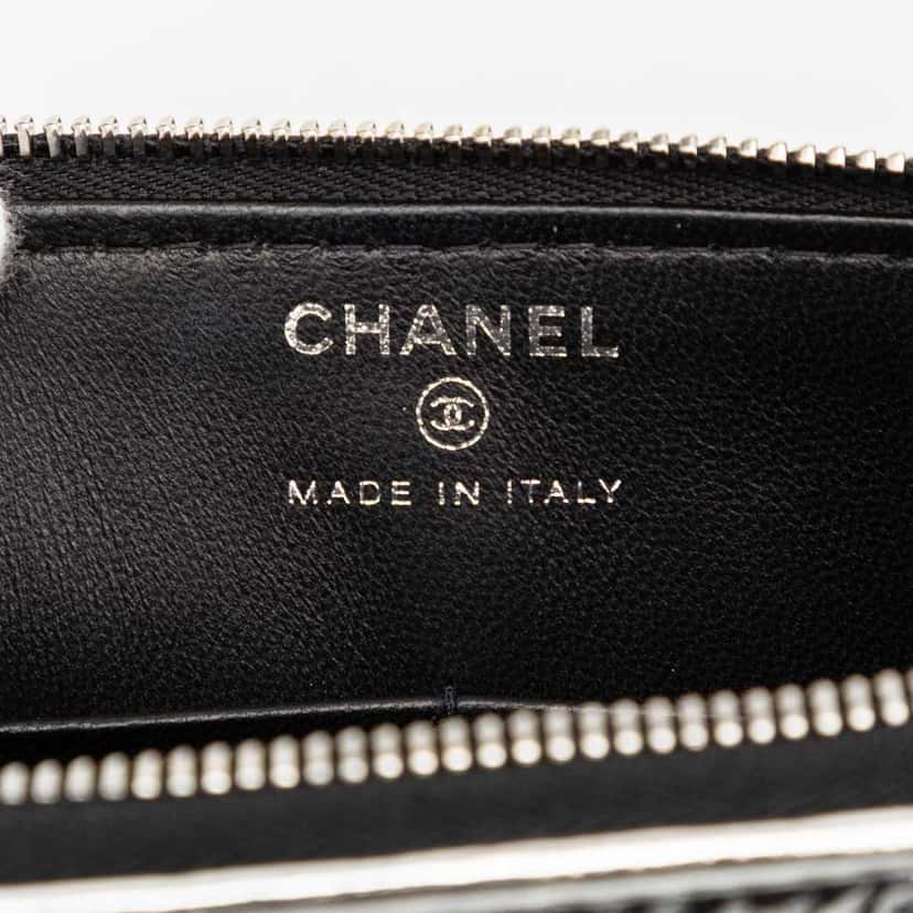 Chanel Quilted Metallic Lambskin Wave Clutch Silver Leather Good condition - Box View