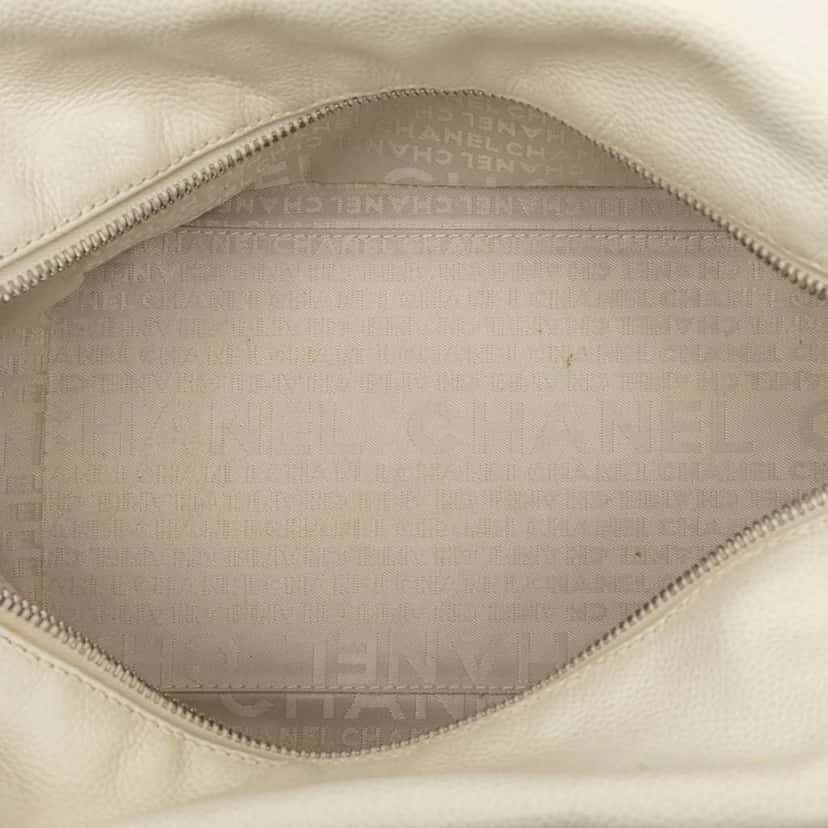 Chanel CC Perforated Caviar Bowler Bag White Leather Good condition - Model View