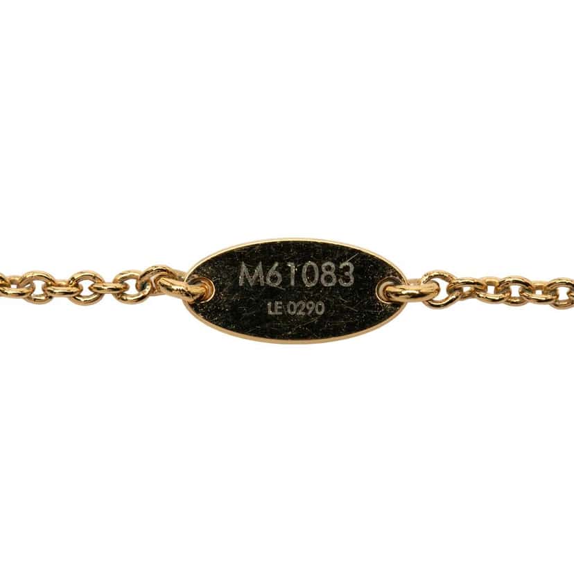 Louis Vuitton Gold Plated Essential V Necklace Gold Metal Very good condition - Model View
