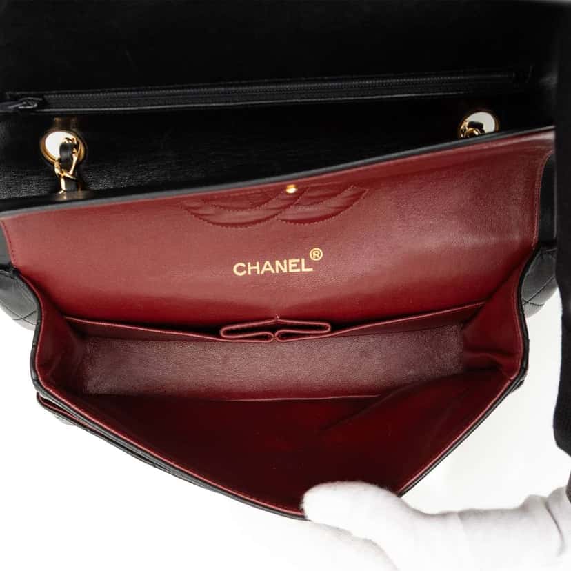 Chanel Medium Classic Lambskin Double Flap Black Leather Good condition - Model View
