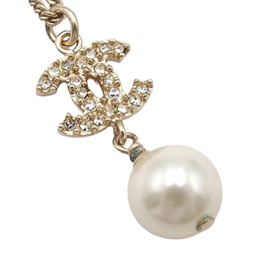 Chanel Gold Plated CC Rhinestone Faux Pearl Pendant Necklace Gold Metal Good condition - Model View