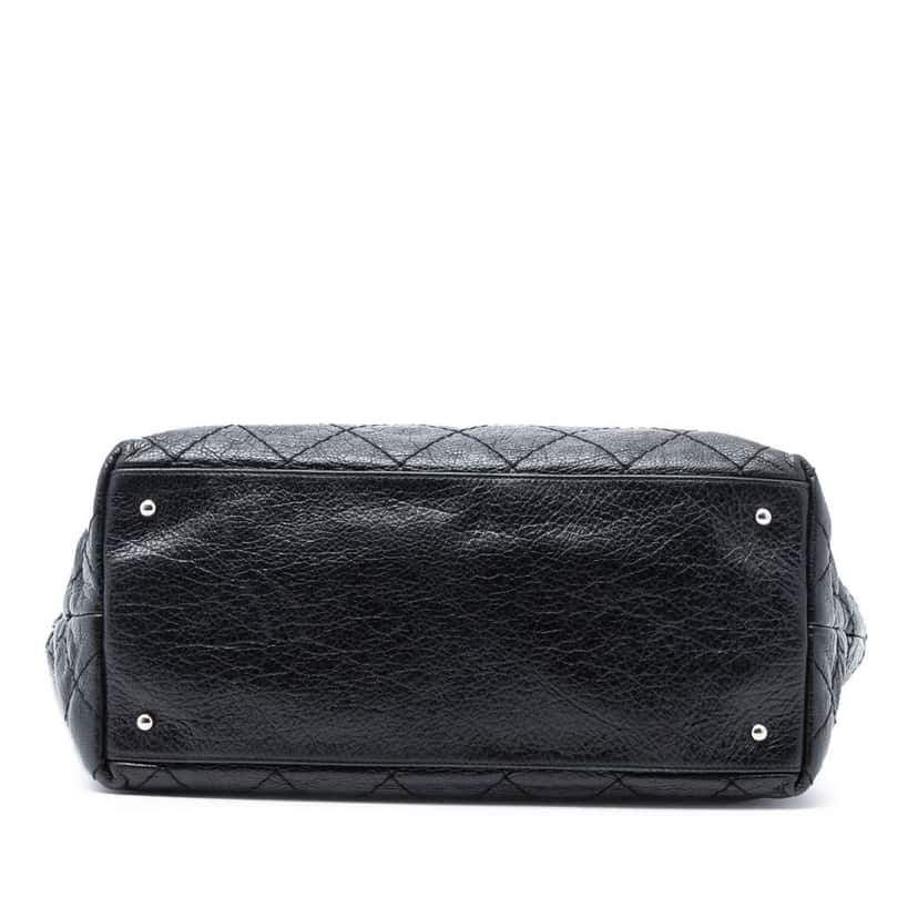 Chanel Large Glazed Calfskin On The Road Tote Black Leather Good condition - Inside View