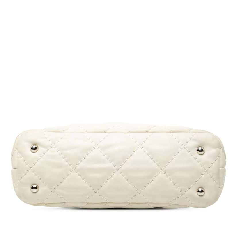 Chanel Quilted Lambskin Love Me Tender Hobo White Leather Good condition - Inside View