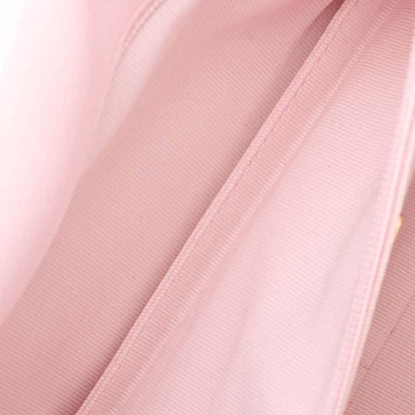 Chanel Medium Lambskin 19 Flap Pink Leather Good condition - Inside View