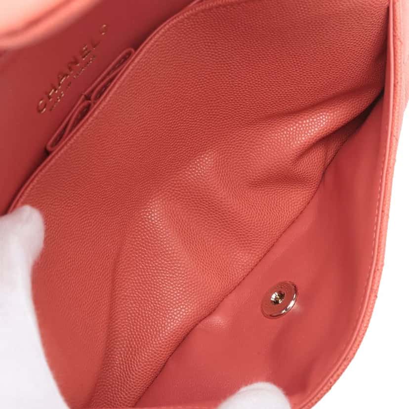 Chanel Medium Classic Caviar Double Flap Pink Leather Good condition - Model View