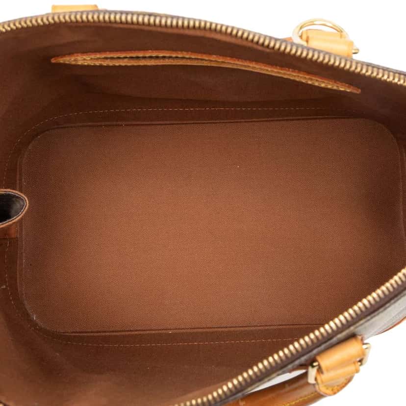 Louis Vuitton Monogram Alma PM Brown Good condition - Model View